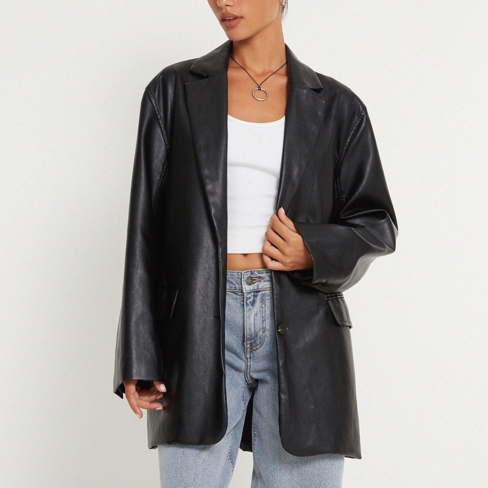 SAKEN BLAZER IN PU BLACK in XS